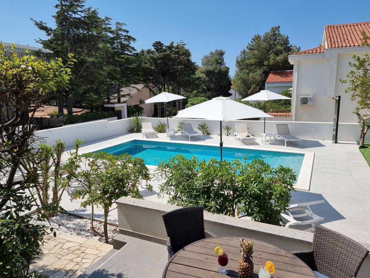 Villa Flamingo Deluxe Новаля Екстериор снимка