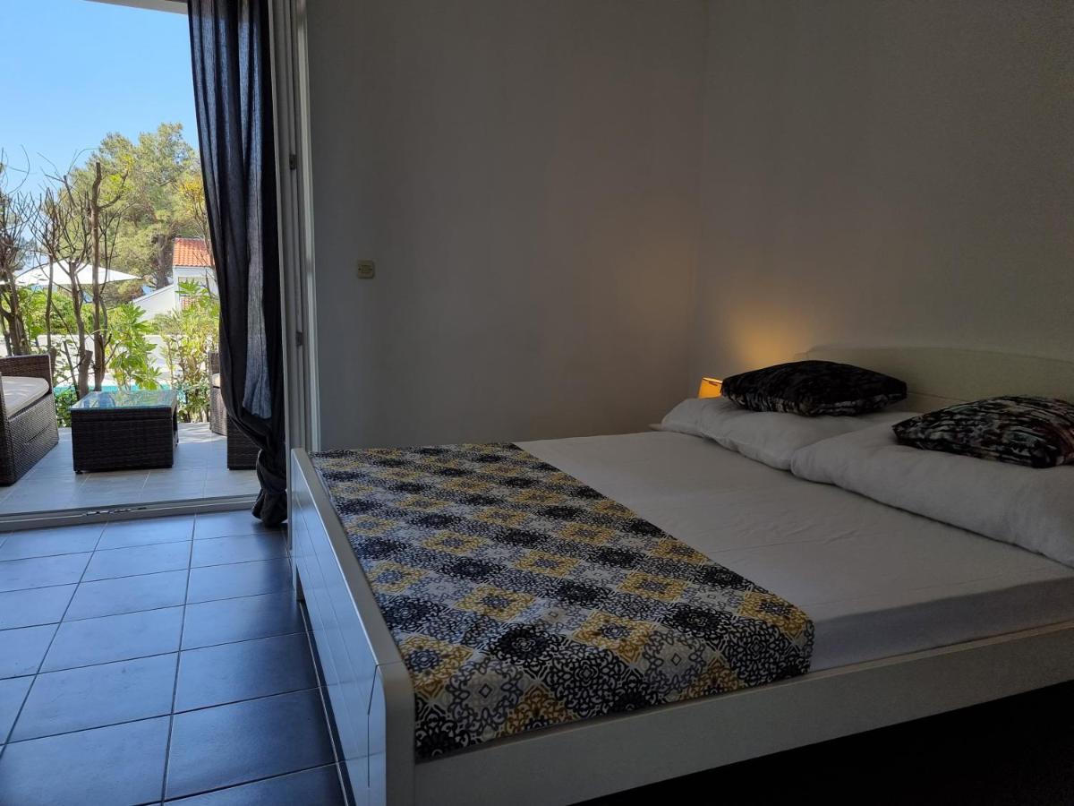Villa Flamingo Deluxe Новаля Екстериор снимка