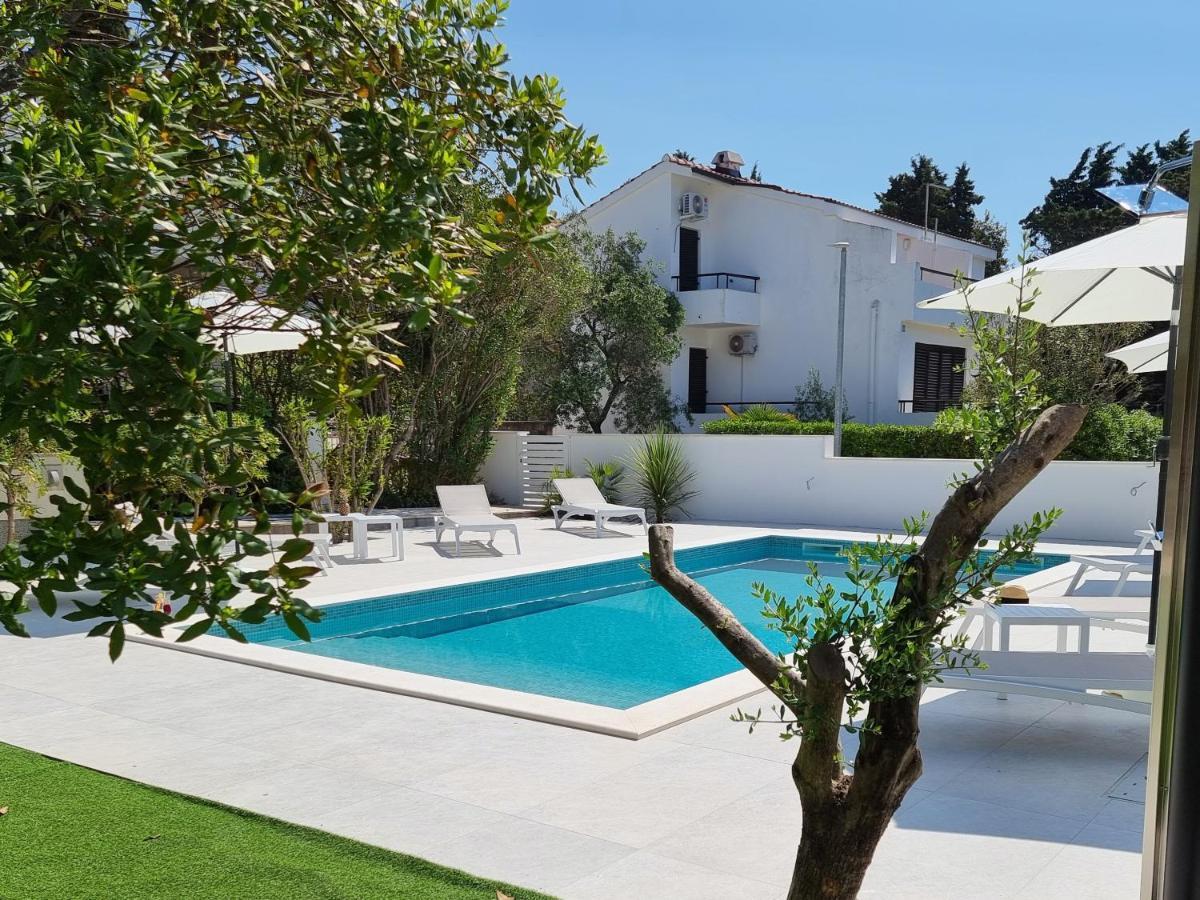 Villa Flamingo Deluxe Новаля Екстериор снимка