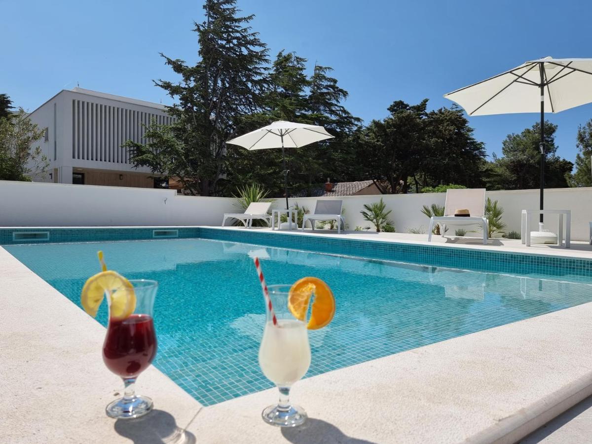 Villa Flamingo Deluxe Новаля Екстериор снимка