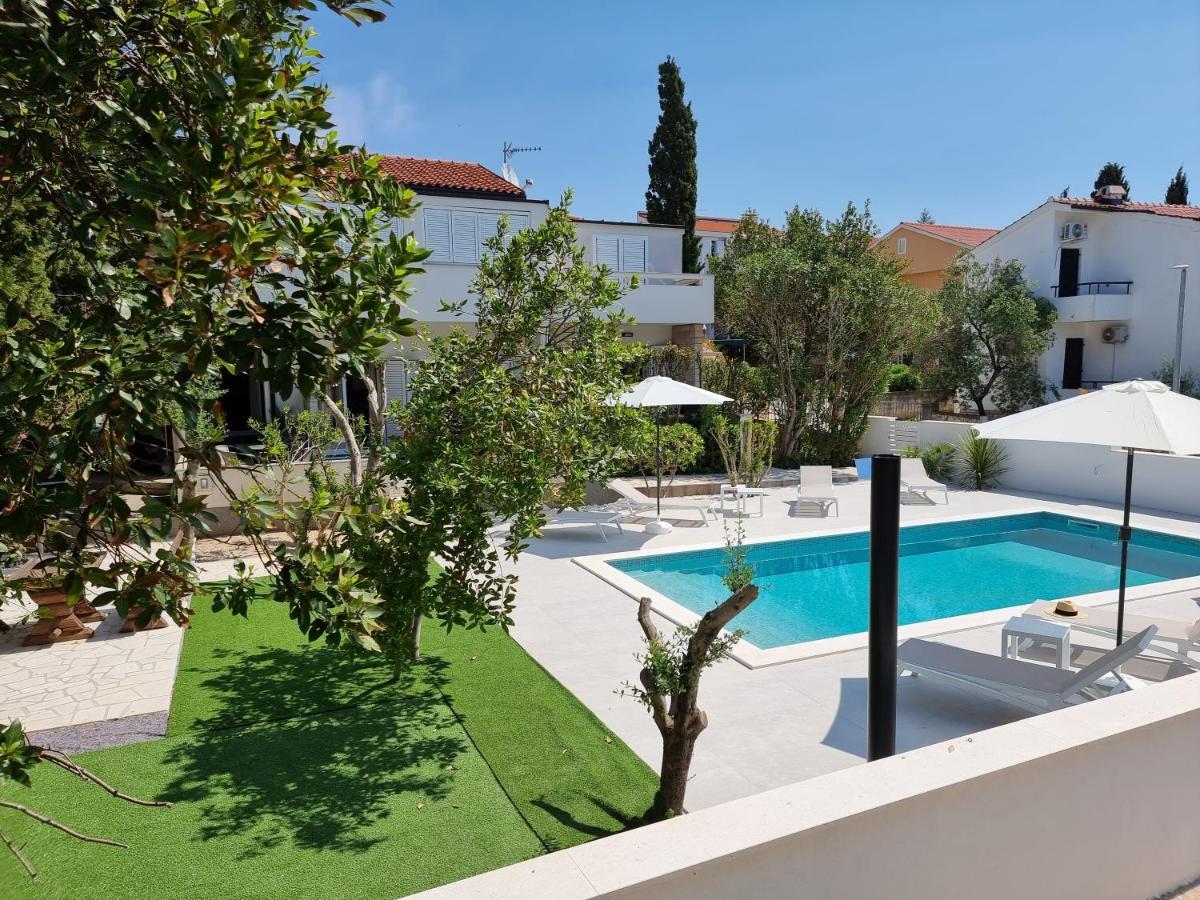 Villa Flamingo Deluxe Новаля Екстериор снимка