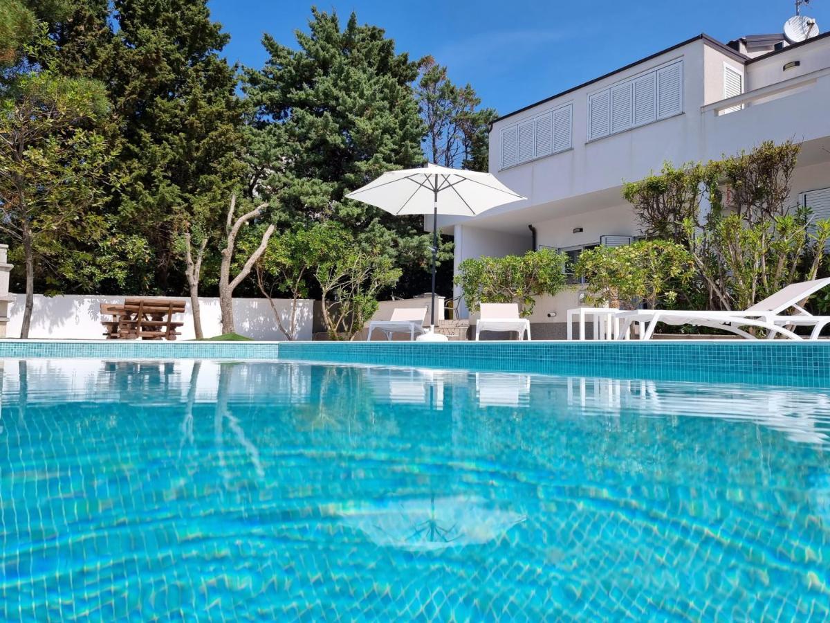 Villa Flamingo Deluxe Новаля Екстериор снимка