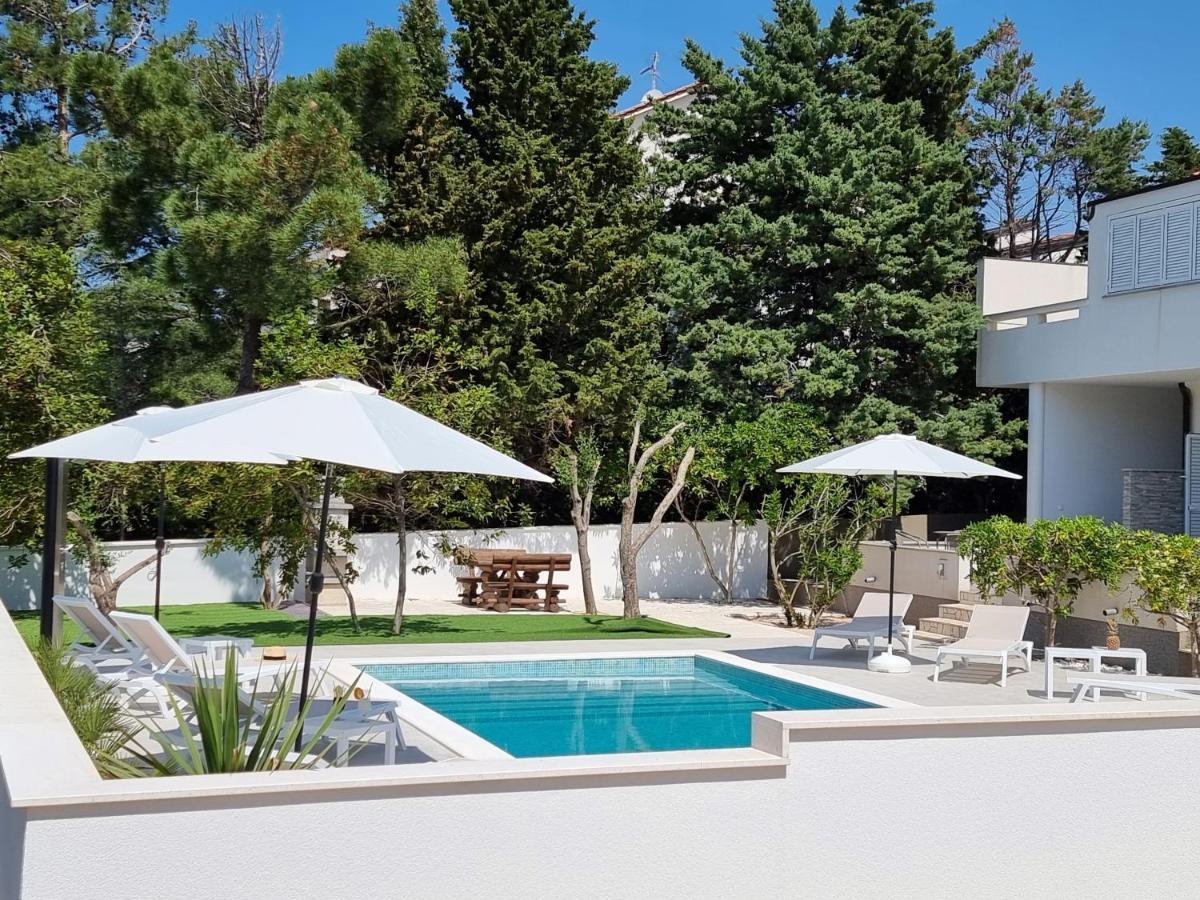 Villa Flamingo Deluxe Новаля Екстериор снимка