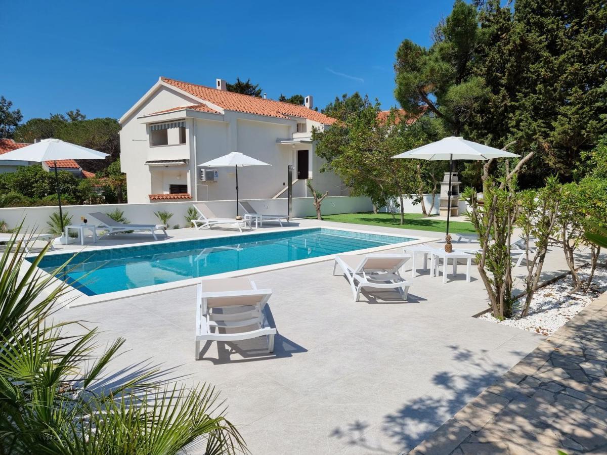 Villa Flamingo Deluxe Новаля Екстериор снимка